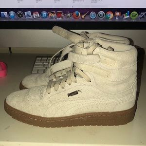 tan high top pumas 😍